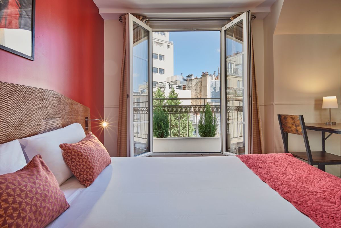 Hôtel Moulin Plaza - Double Room with Moulin Rouge View