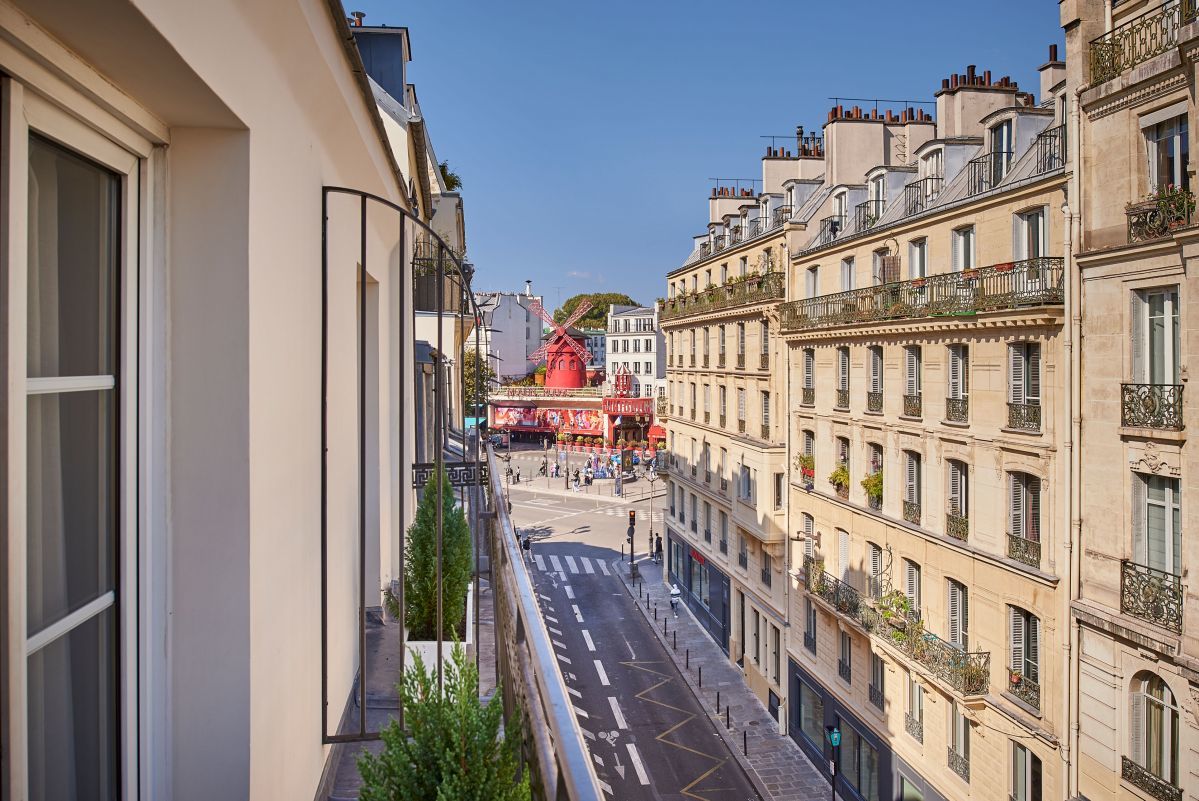 Hôtel Moulin Plaza - Double Room with Moulin Rouge View